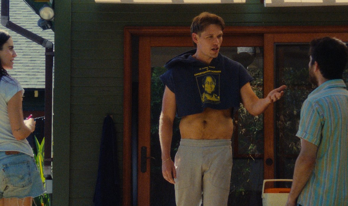 COLOR_STEMS_00_06_41_20_Still057