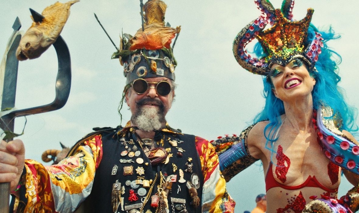 Joe_and_Whitney_Mermaid_parade